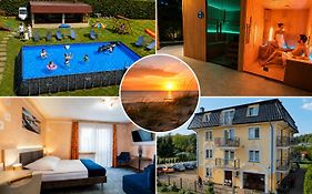 VILLA DORA - CENTRUM, PODGRZEWANY BASEN, SAUNA, Plac zabaw, Parking